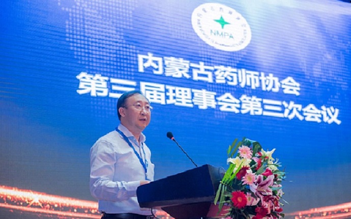 仲向军1.jpg